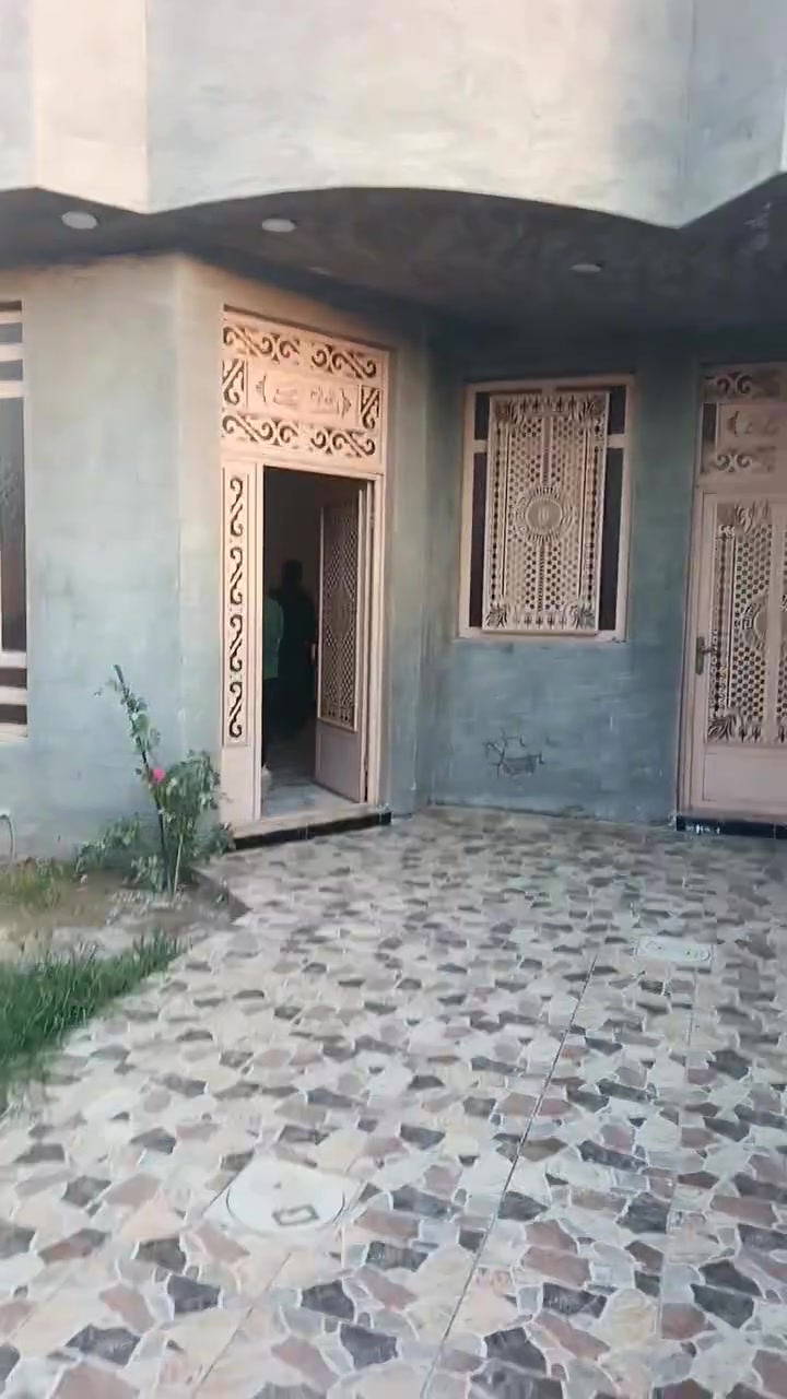سلام عليكم #دار#اللايجار 
بيت اللايجار ١٥٠ متر في الجيغيفي الثانيه مقابيل العلوه
كامل ماء كهرباء خدمات كامله 
الدار ركن ايجار وبي مجال
***********
