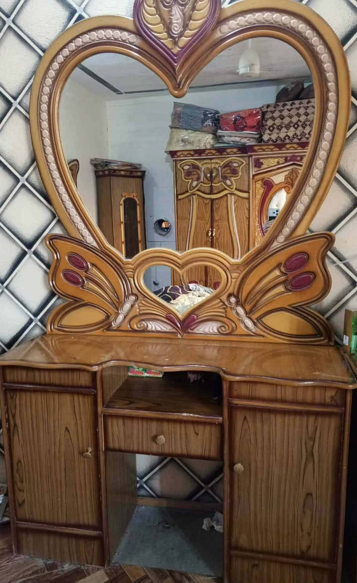 غرفه مستخدمه نضيفه 650 وبيها مجال *********** حصيبه
