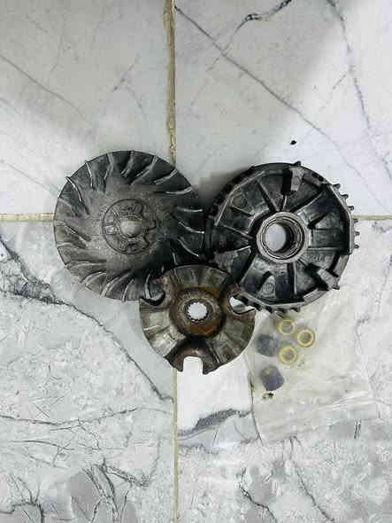 غراض مال تفصيخ ماكس بس الكابريتا تجاري جديديه وبنز الخلفي واحد منهم اصلي والخ تجاري انطيني سعرك عجبني ابيعك جوء السوك ابيعلك *********** خاص مفتوح
