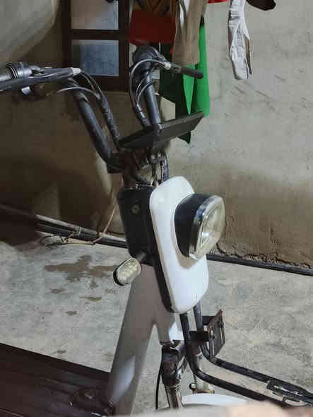 سلام عليكم باسكل شحن للبيع يرادله شاحنه وشوفو الفيديو شنون يشتغل بدفعه واتساب بس متواجد الاستفسار ***********
