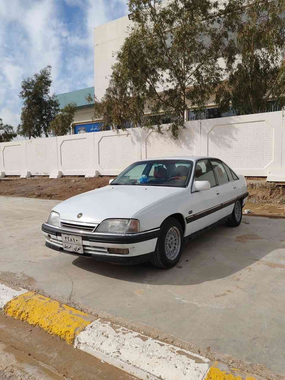 سلامو عليكم سياره اوبل اوميكا شرط تحويل ول غرامه... سياره مال بيت نظافه فول مابي اي عيب. صبخ بلادي ٤ تايرات جديد مكينه ٢٠ كهربائية كلها شغال بيها دفتر بانزين موديل ٩١..رقم الهاتف *********** عنوان كركوك سعر 37 بيها مجال بصيط
