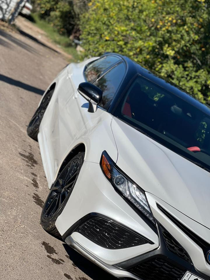 كامري هايبرد فول موصفات من عده فتحه مابيه مقص ماشيه 90 ألف السعر 205 بيه مجال رقم بغداد بسمي رقم *********** موديل 2023 مكان واسط صويره
