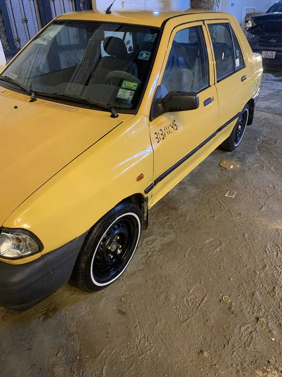 السلام عليكم سايبة موديل 2015مكينة وكير  جدد مكفولات السيارة كشرهة نضيف مثل ماموضح بل صورة والسيارة خير من الله كاملة ورقم إنكليزي بغداد  وسيارة بسمنة الهاتف***********
