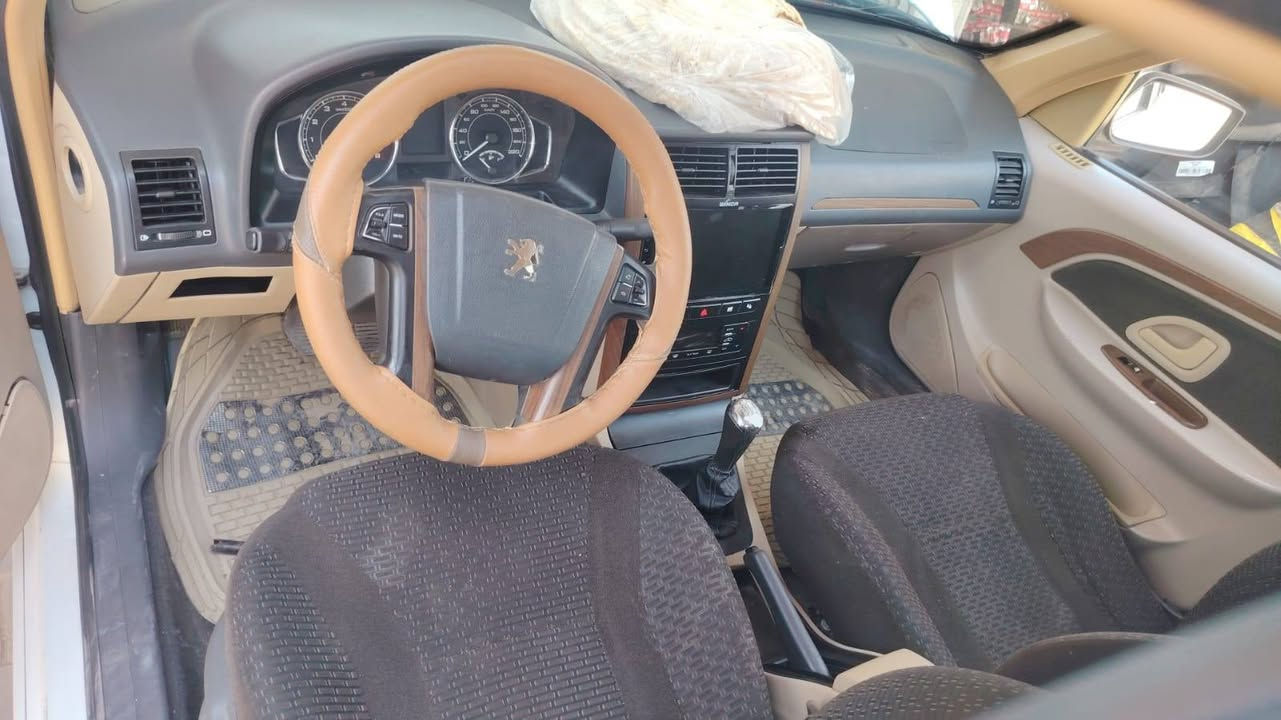 مكلف بل نشر السلام عليكم بيجو بارص موديل 2022 حره مداور ثاني يوم ماشية 123الف قابل للزيادة سيارة كاملة مكفولة عده طخه صغيره بقبق الجنطه كلشي شغال بس بيها كم شغله بسيطه نقص مكانها الديوانية اسوم 70 ورقة وبيها مجال للطيبين سيارة جديده بس اريد صفره لان اني على باب الله الشراي بي خير ويدلل للعلم اقبل مراوس رقمي للتواصل *********** بي واتساب
