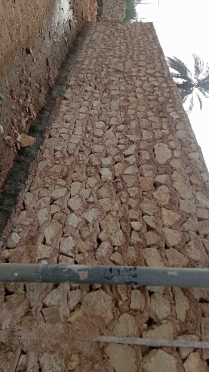 السلام عليكم ابا عمر بناء الحجر سياجات وبيوت بالسعر مناسب داخل النجف وكافه محافظات  ستفسار  رقم الهاتف***********
