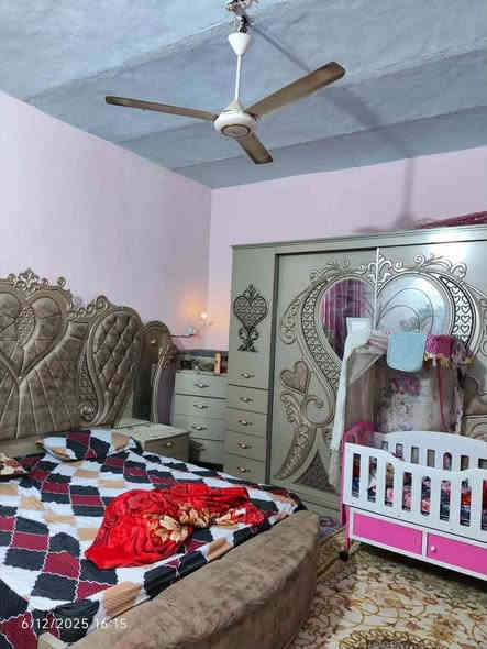 للبيع بيت ملك صرف مساحه 200 متر ركن  بحي العسكري ببت  مقابيله ساحه مربع
رباط وانتن والسكف عكاده غرفتين ومطبخ وبراني وصاله  وصحيات داخليه وخارجيه *********** سعر 110 بي مجال
