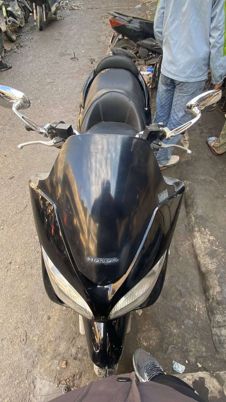 سلام عليكم شباب فورزه 0/9للبيع
دراجه سبعه كير كرستال 4تحويلات 7 نمر
دراجه مكينه بلاد نكره بل وكت مناقصه شي مكاني دوره شرطه سعره ب 900 وبيه مجال حك جيه شراي يتصل 
***********. غير متواجد عل خاص
