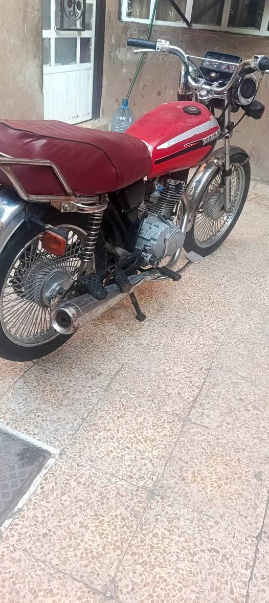 رموطور للبيع نضيف مابي شي ويرمنيه كله شغله السعر 350بي مجال اليحب يتصل عل وتساب ***********
