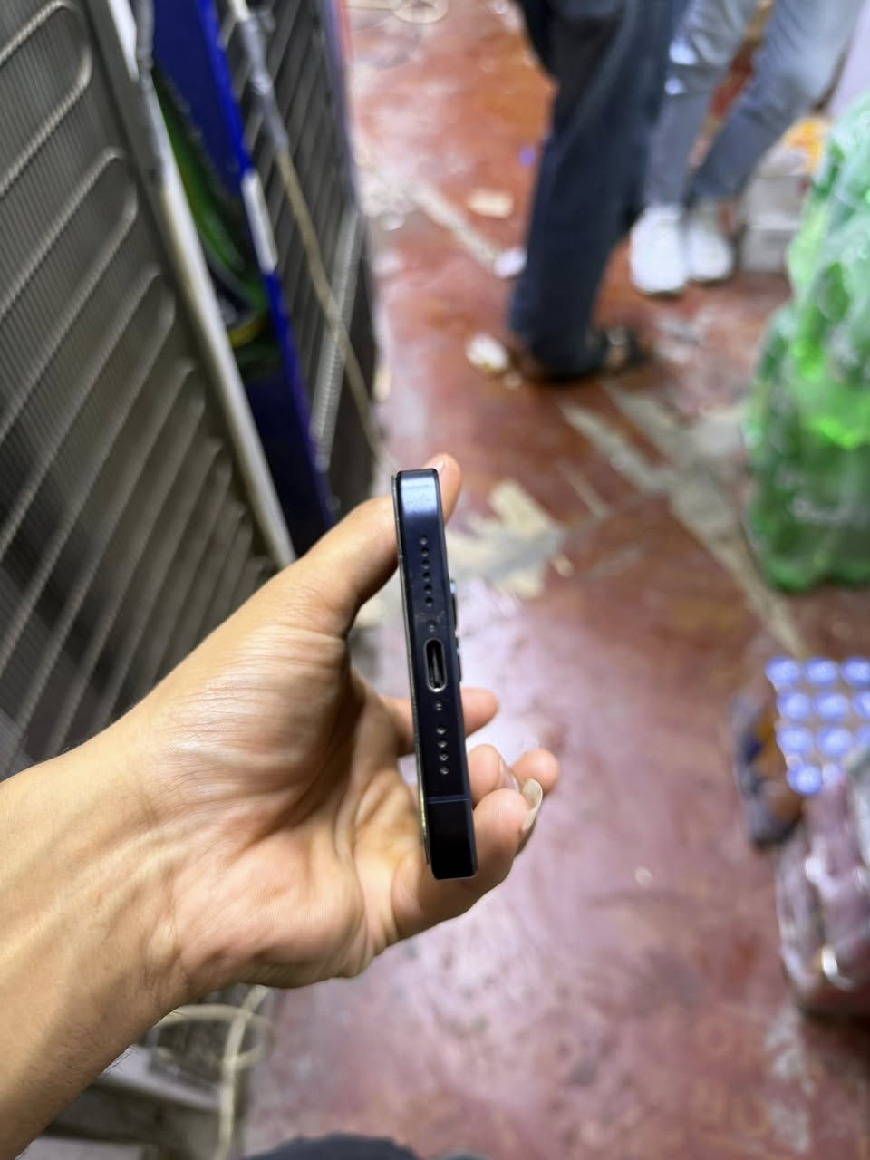 سلام عليكم آيفون 15 pro max ب٩١شرق اوصط بحالت لوكالة ذ٢٥٦كامل ملحقات زلغ مابي جهاز وين ميعجبك نفحص كلش نضيف بواحد و١٠٠بي مجال بصيط كلش كربلاء ***********

