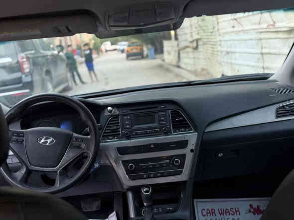 سلام عليكم 
سوناتا 17ادوات ادوات بيها كص دخول جديد السياره 
كير مكينه مكفولات خط واحد غاز بلادي جاهزه مابيها نقص بعدها بدهن كوريه السعر 58 بيها مجال حك الجيه مكان بغداد 
***********
