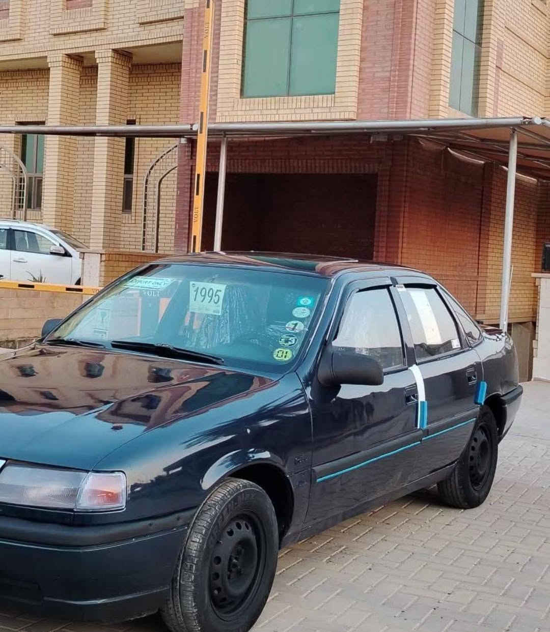 اوبل فكترا موديل 90
محرك 16 شاده جديد شرط لا صرف ولا بخار 
غرفتها جديده تايرات جدد صبغها جديد 
رقمها انكليزي مشروع وطني شرط التحويل 
سياره خير من الله مال جناي
او مراوس بسياره ستيشن كبيره 
مكانها تكريت 
***********
