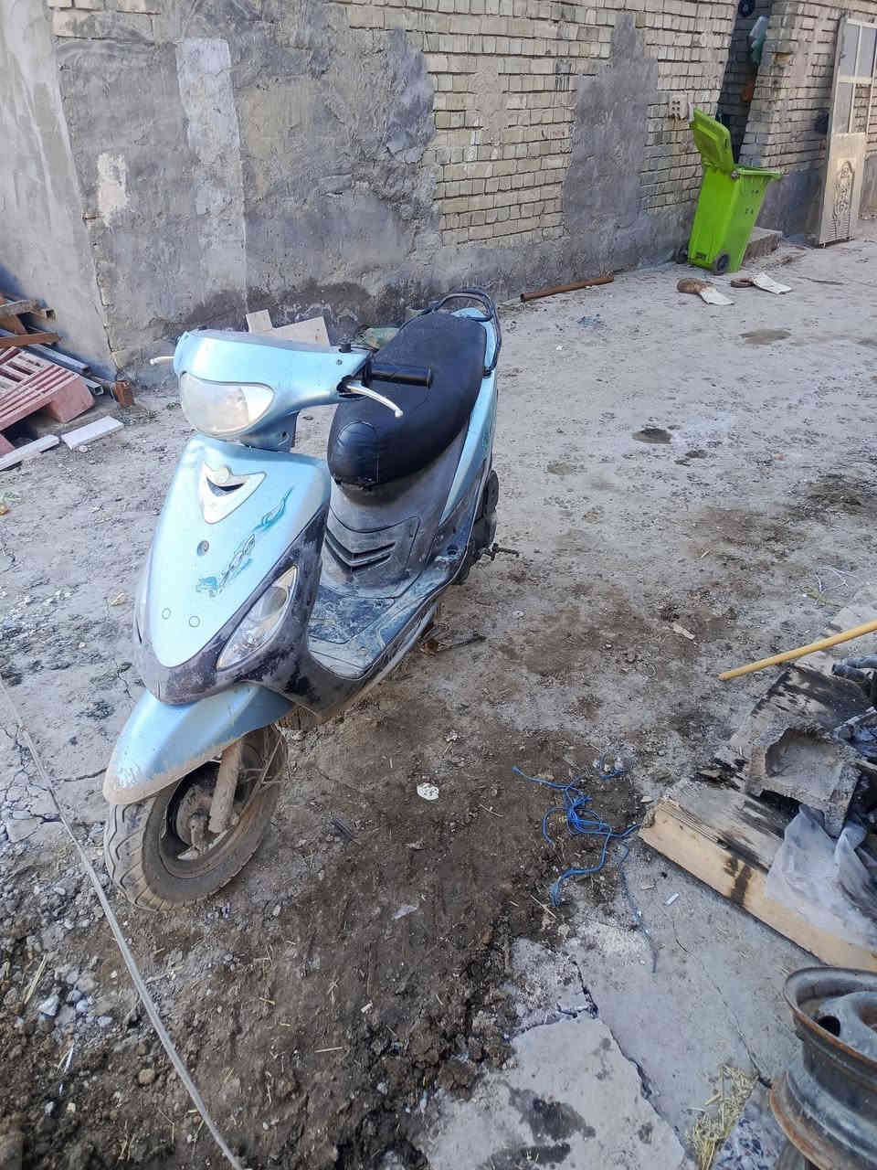 سلام عليكم اخوان دراجه ماكس ملغولي للبيع سعرها 350 وبيها مجال دراجه شغاله بس البارحه طفت  ماعرف شنو عطلها للعنوان الحبيبيه شارع المكافحة 
الاتصال ع رقم ***********
