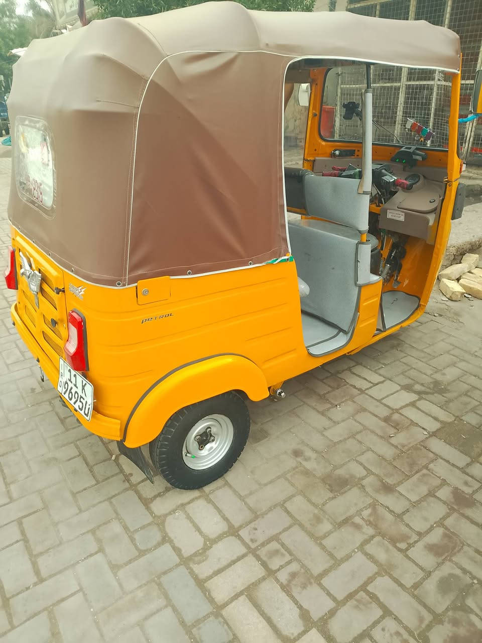 السلام عليكم مكلف بلنشر تكتك 2018 شهر 10, رقم وسنويه تحويل ثاني يوم مصبوغه عام للجماليه تخم تاير جبلي دوشمه كوستر كاعيات مكينتهه لاتنقيص لاتبخير  مكاني بغداد مامتواجد عل الفيس اتصال ***********, تكتك حلوه مال عيشه
