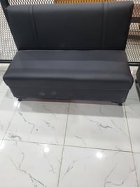 يوجد تخم خاص للبي شتيشن عدد 6 سعرهن 225 الف قفل نضافه 90 %/ وشاشات حجم...