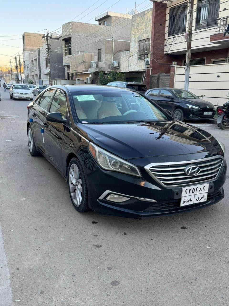 السلام عليكم عندي سوناتا 2016 للبيع وارد امريكي حادث بسيط بدون اي دواخل بيها بنيد صبغ وباب والباقي كفالة رقم سليمانية بأسمي تريد تحويل تريد وكالة مواصفات 
1-شاشة جبيرة 
2-كامرة دوارة 
3اشاير بالمري 
4-ويل كروم 
5-ثلاث وضعيات قيادة 
6-مانع انزلاق اي بي اس 
7-مكينه 2400 
مكان السيارة بغداد البلديات للاستفسار الاتصال *********** رايدها ب 118 وبيها مجال بغداد, العراق
