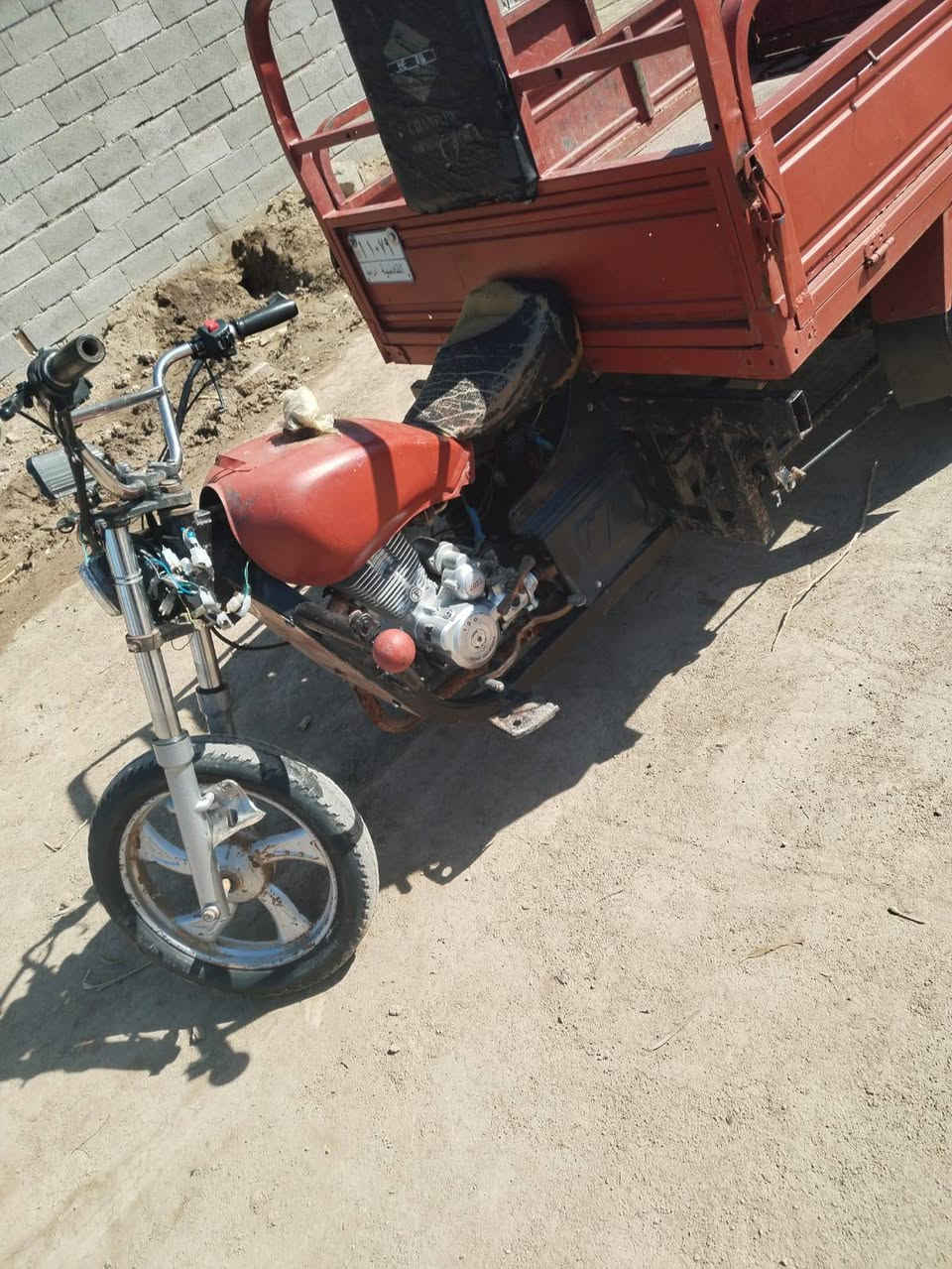 اسلام عليكم ستوته للبيع موديل 2012 اكسن مشرط بدي مشروط دبلات شغاله جديده كهربائيات شغاله تواير تلاثه جوبلس جدد محرك موديل 23 مشروط بعده جديد لايتات عالي ناصي ورماش ماناقصه اي شي گبل لشارع خير من الله
الستوته بيه بس لحيم بل ركبه وملحوم لحيم مضبوط احمل بيه طن اليحب متواجد عل خاص وهاذه رقمي *********** سعره 950 وبيه مجال بصيط مكاني الديوانيه الحمزه الشرقي
