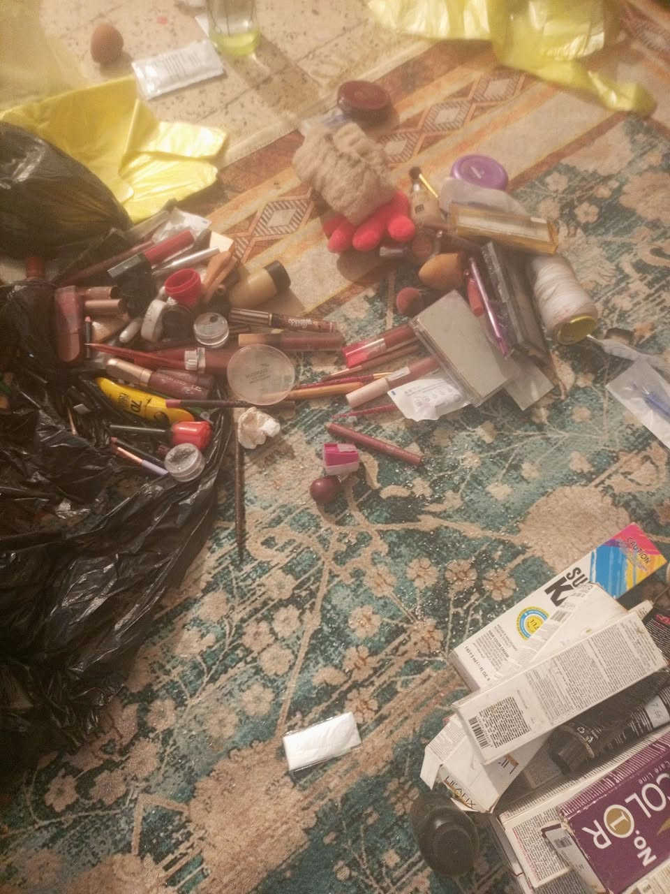 اصباغ ومكياج ***********
