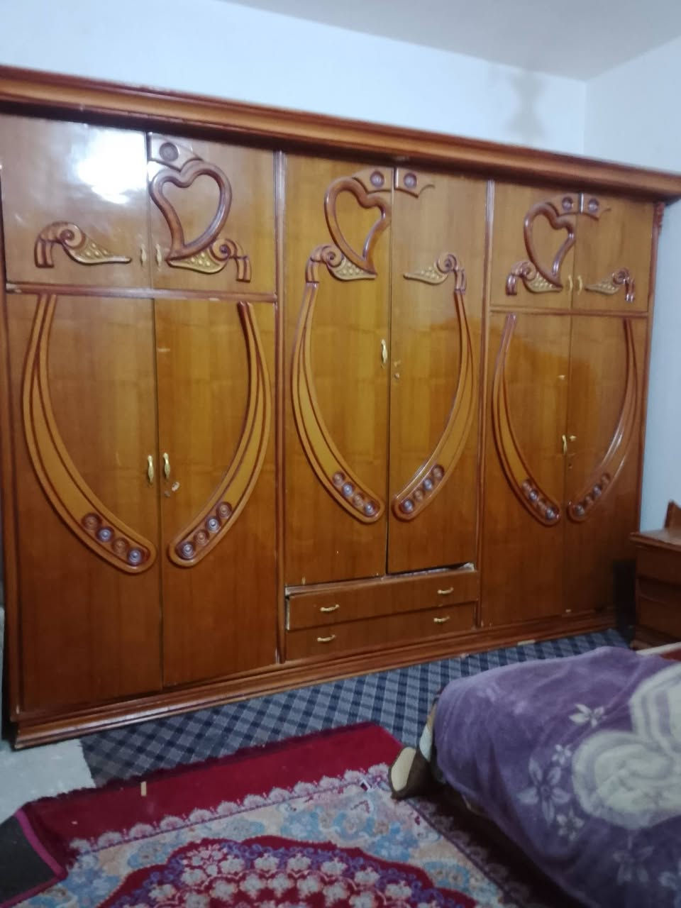 السلام عليكم غرفه اخشاب للبيع نظيفه مكاني كربلاء ***********
