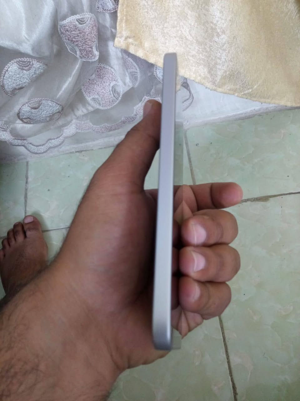 سلام عليكم هونر 400 لايت الجهاز جديد مستخدم شهر كارتونه غراض كامله ذاكره 256 عشوائية ٨ السعر 325 مكاني بغداد الشعب. ***********
