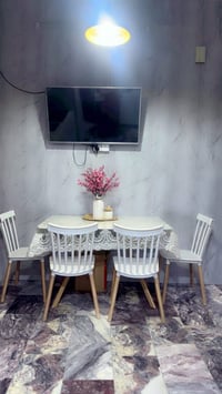 ميز طعام للبيع المكان بغداد شارع المغرب رقم 07716486668