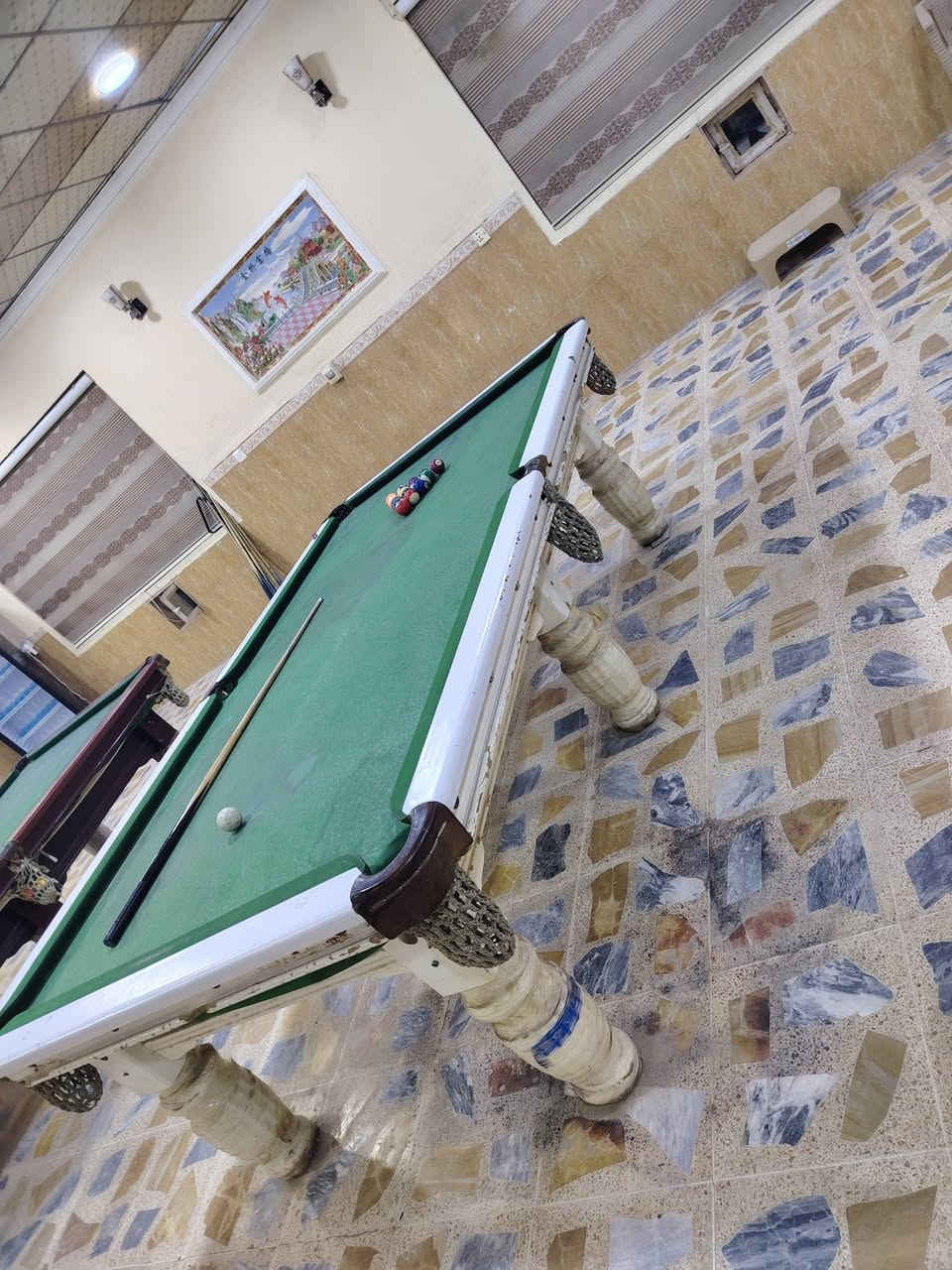 السلام عليكم للبيع بليارد نضيف كامل السعر 250 وبي مجال جدآ قليل العنوان مفرق الشرقاط هاتف*********** اتصل عل رقم
