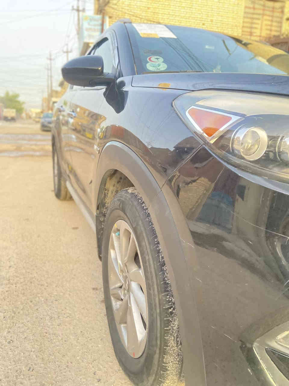 السلام عليكم 
توسان مديل 2017
لون اسود
مكينه 2.0
شاشه 
كأمره
كشن سائق كهرباىي
مواصفات عاديه
حادث بسيط 
بيها إرباك دشبول 
سياره خير وبركه 
الاتصال والاستفسار 
*********** يتوفر واتساب نفس رقم 
@إشارة
