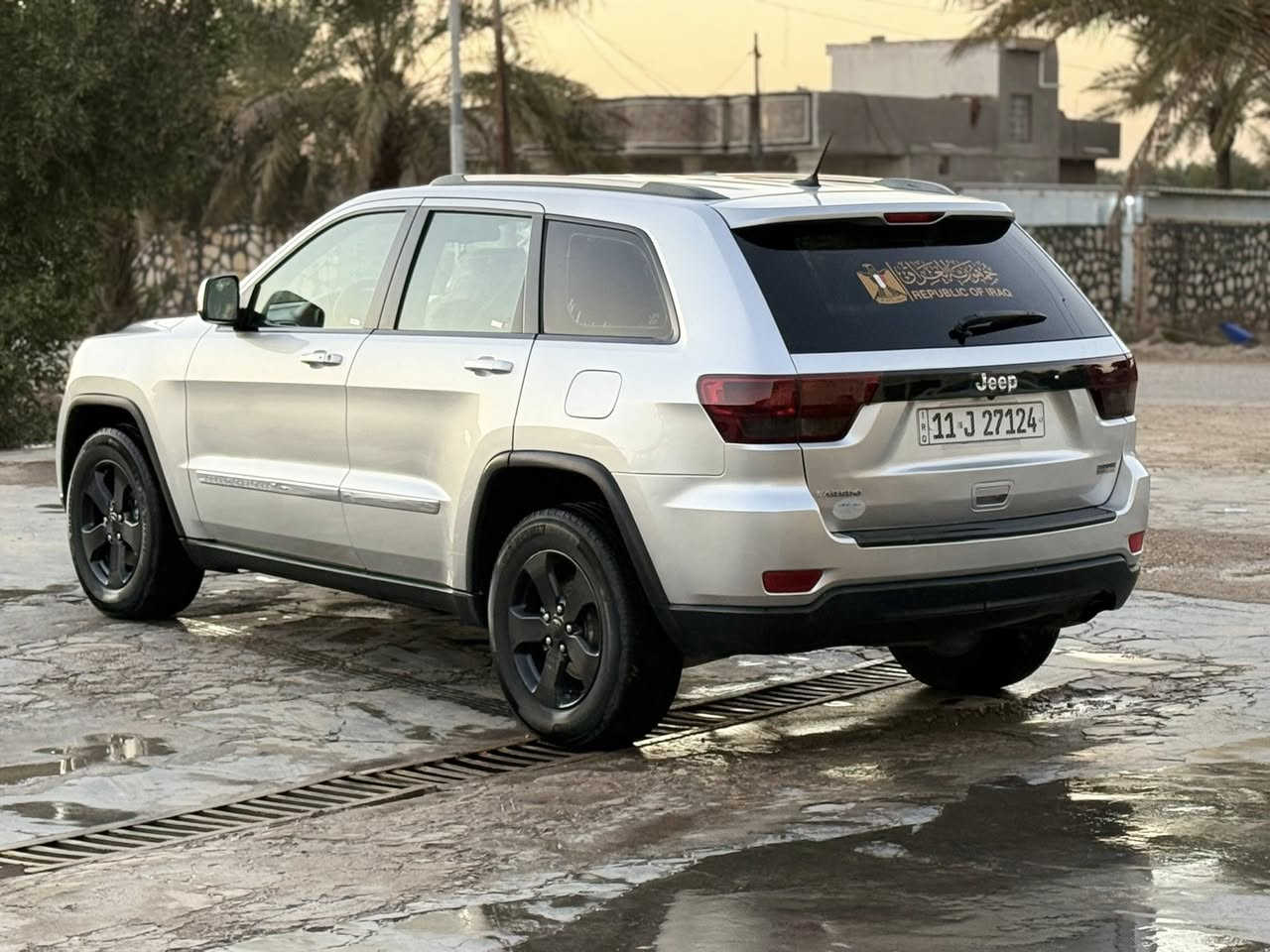 للبيع جيب 2012 وارد امريكي رقم بغداد حادثه بنيد بدون دواخل
وبيه رشات صبغ  اثر جراد كير مكينه حداديه تبريد جديد
السعر 140 وبيه مجال
بابل حله 
***********
