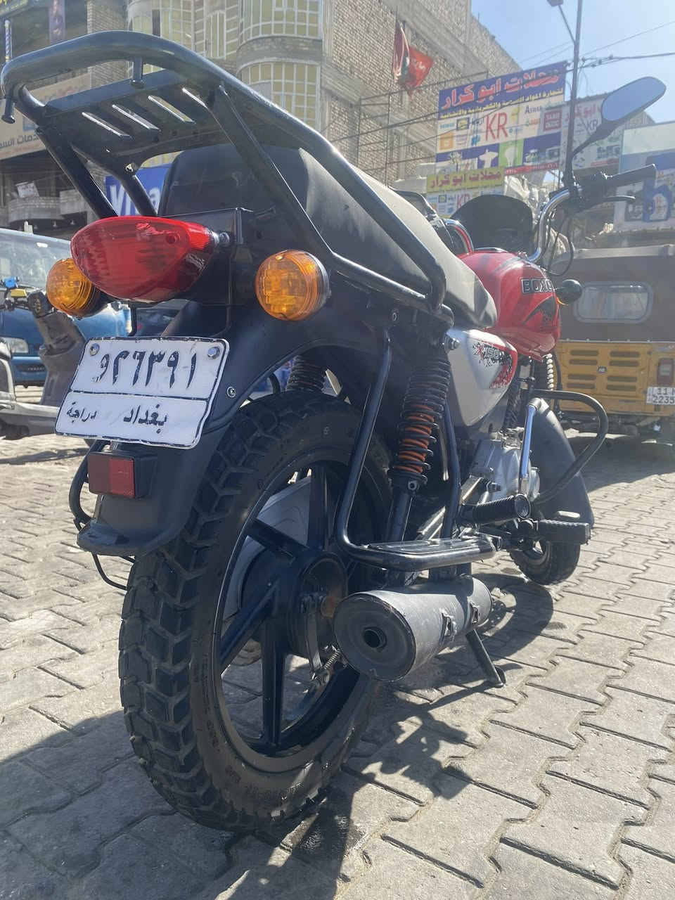 سلام عليكم دراجه للبيع 23رقم بغداد دراجه ماتعوبه نضيفه بشكل تجي وشوف بعينك مكان مدينه الصدر قرب تقاطع كسره وعطش رقم الهاتف*********** موجود واتساب🙏🏻سعر.مليونين و400وبيها مجال
