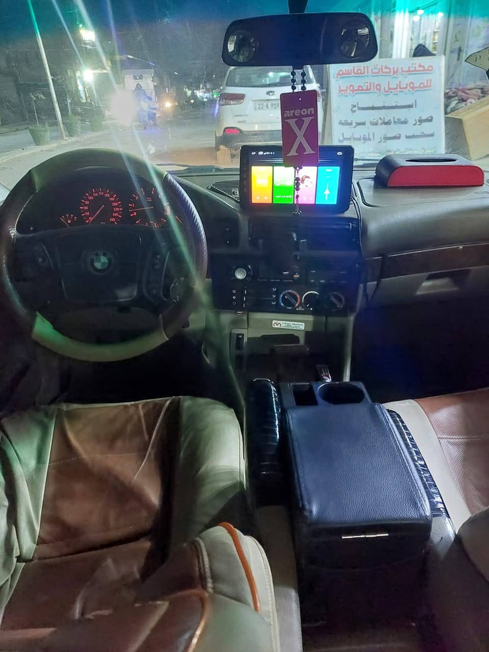 السلام عليكم بي ام للبيع 525 سياره جاهزه نقصها تبريد فقط تخم تاير ويل ام جديد حداديه من الطول للطول جديده بس توني مسويها كير جديد صار لي ثلاثه ايام من شديته شاشه شاشه كاميرا خلفيه كهربائياتها كلها شغاله موديل 90 اترايك للموصل شرط تحويل او وكاله عامه مكان نجف السعر 60 وبيها مجال ***********
