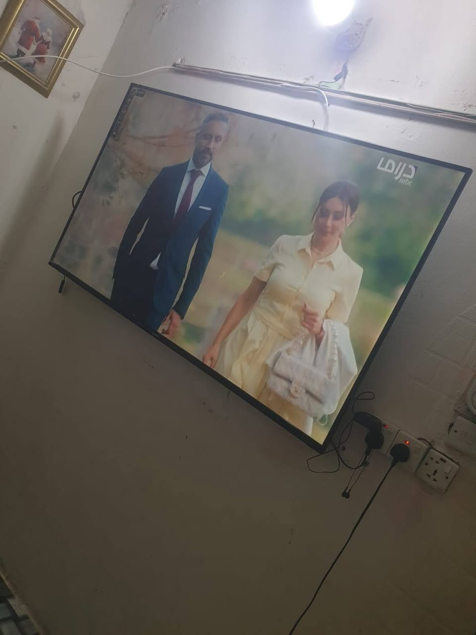 السلام عليكم شاشات  حجم ٧٠ فول سمارت فور كي حقيقي سعرها٥٥٠ بي مجال حق جيه +شاشه حجم ٤٣ فول سمارت سعرها ٢٣٠ العنوان البصره الموفقيه ***********
