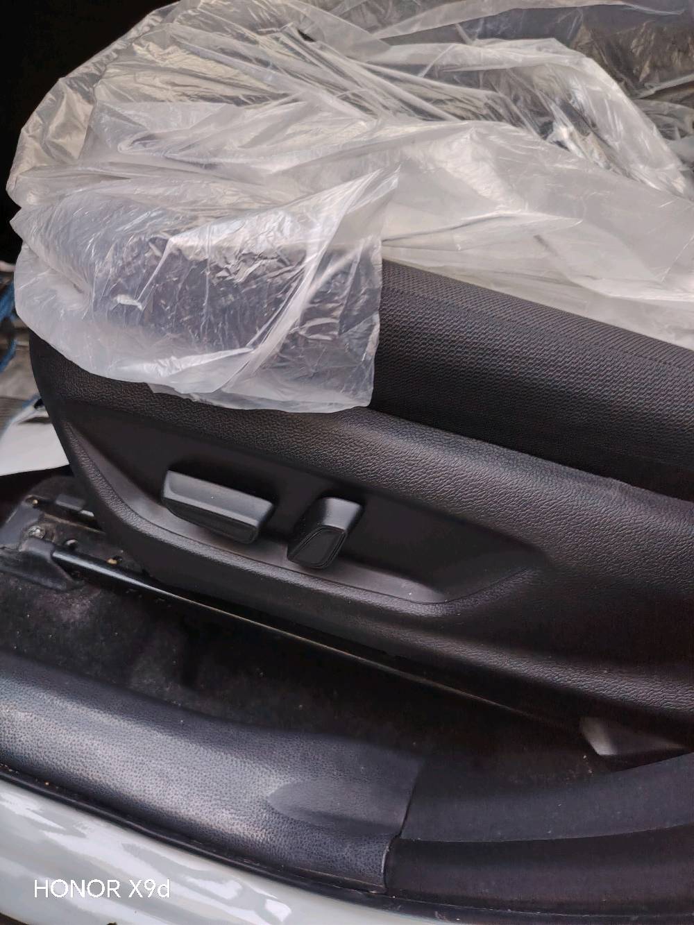 السلام عليكم كورلا كروز موديل ٢٠٢٥ ماشيه ١٠ الاف مكفوله كفاله عامه
كشن كهرباء
حمالات
كاميرا خلفيه  وباقي المواصفات معروفه
السيارة باسمي
السعر ٢٦٥٠٠ مليون ونص
الاتصال
***********
***********