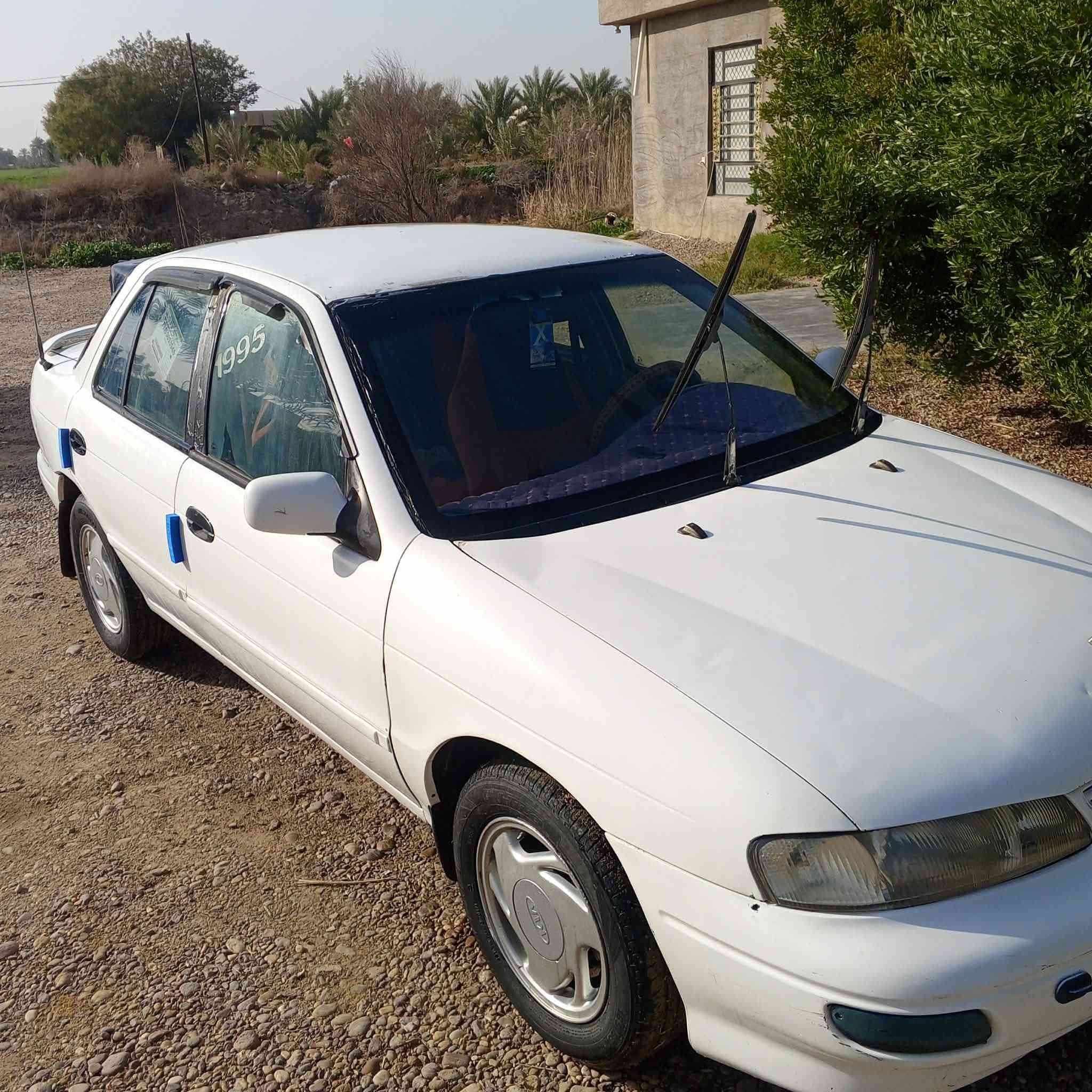 السلام عليكم سيفيا للبيع موديل ٩٥ قماره وجنطه وبنيد بلاديه مصبوغه حزام مكفوله من الضربه والكص والخياس 
 كير ومحرك  مسكرعلى الفحص تخم تاير صدر امامي خلفي جيد اربع دسكات
كهربائيات كلها شغاله
كيج حماوه وعداد سرعه والرون وكيج البانزين كلها شغاله وعلى الفحص والدشبول جديد ومابيه اي ضرر
سنتر لوك جديد وعلى البصمه
اربع جام كلها شغاله
سياره متعوب عليها ومال جناي وباسمي تحويل مباشر 
السعر ٣٧ ورقه وبيها مجال للشراي 
 بغداد ابو غريب ابراهيم بن علي
اتصل وتدلل واتساب *********** كورك ***********
