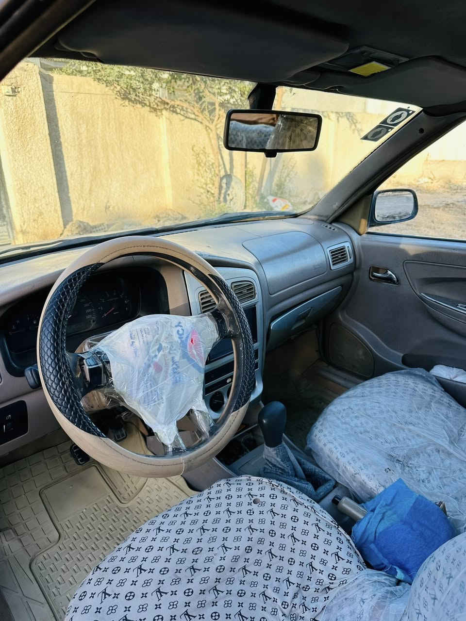 سلام عليكم شباب للبيع شيري كوين موديل ١١سياره كير مكينه كورله بيكاتشو صدر تايرات كهربائيات كله جاهز منضومه زنون رقم بغداد دولي سنويه 2027هزه جديده سعرها ٢٤او بيها مجال بسيط مكانها بغداد أبو غريب رقم الهاتف ***********
