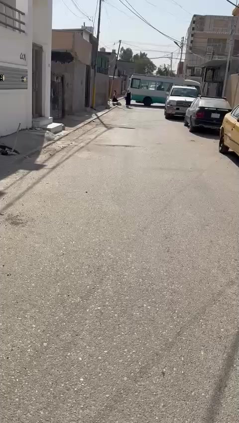 ‏سلام عليكم بيت 200 متر واجهة 10 ونزل 20 في حي البساتين حي السلام من جهة القناة سناد الأصفر رقم *********** @الجميع 
أنا مكلف بالشر
