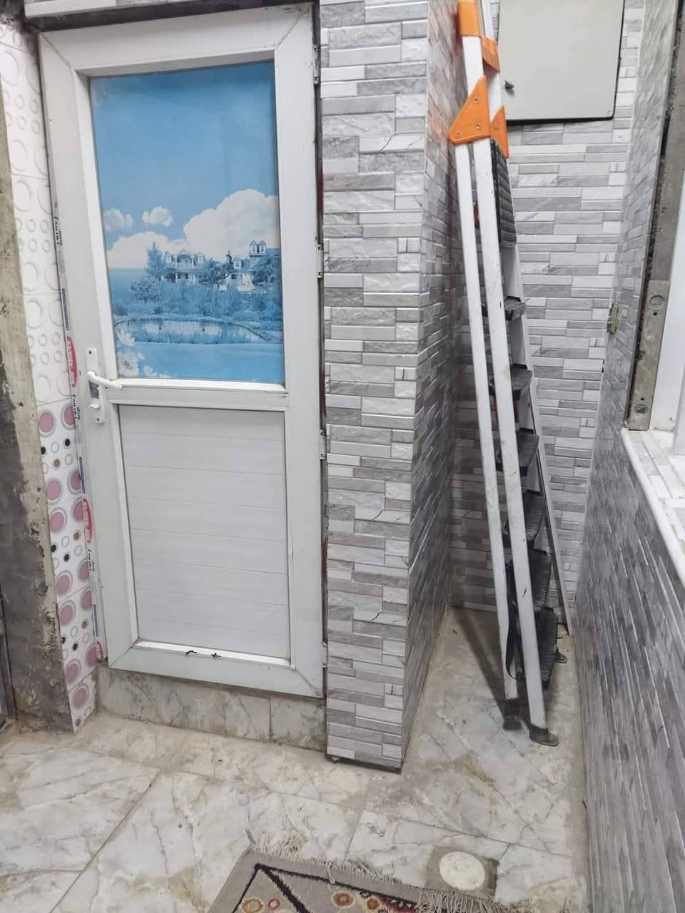 السلا عليكم بيت زراعي حي ميسان قرب اسواق العائله بي ستقبال وغرفه نوم وصاله ومطبخ وصحيات داخليه وخارجيه مساحه 75 متر مربع
سعر 30وبي مجال  
للستفسار اكثر اتصال بلرقم  ***********
