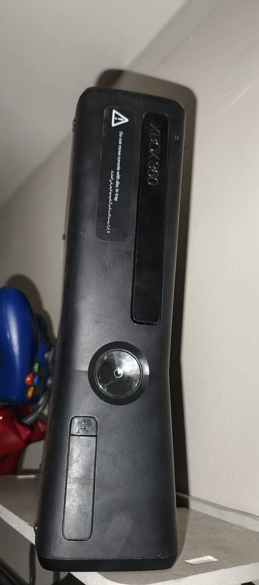 XBOX 360 مهكر
جهاز تحكم ثنين وياه 

الجاهز نضيف + بيه اكثر من 200 لعبه 

السعر 150 وبي مجال


**إذا كنت صاحب هذا الإعلان وتريد حذفه لأي سبب، رجاءا أرسل رسالة إلى الدعم الفني**