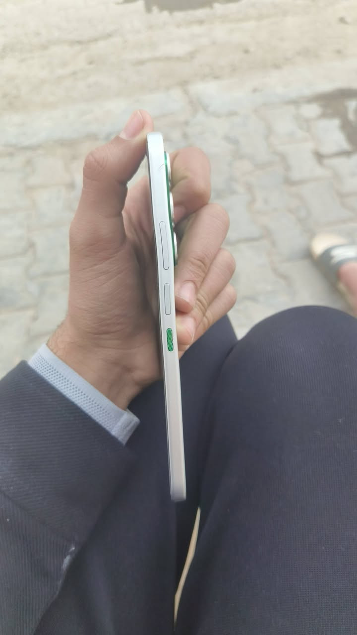 سلام عليكم ......
جهاز انفنيكس هوت 60 PRO.  مستخدم شهرين الله شاهد علية. 

 شاشتة تجي 144 هيرتز

جهاز كامل ملحقات جهاز مشاء الله يفيد تصوير والعاب ببحي 60 فريم سلاسة فائقة  وبي كم ملاحضة بشاصي مثل ما موضح بصورة.  

الملحقات الي تجي وي الجهاز

1. كارتونة + شاحنة + سماعة الاصلية مالت الجهاز + كوب من شركة انفنيكس 
 
الجهاز خير من الله خواتة ينباعن ب 215 او اكثر حسب الشركة.  

سعرة 170 وبي مجال حك جية *********** عنواني نجف ماكو توصيل.
