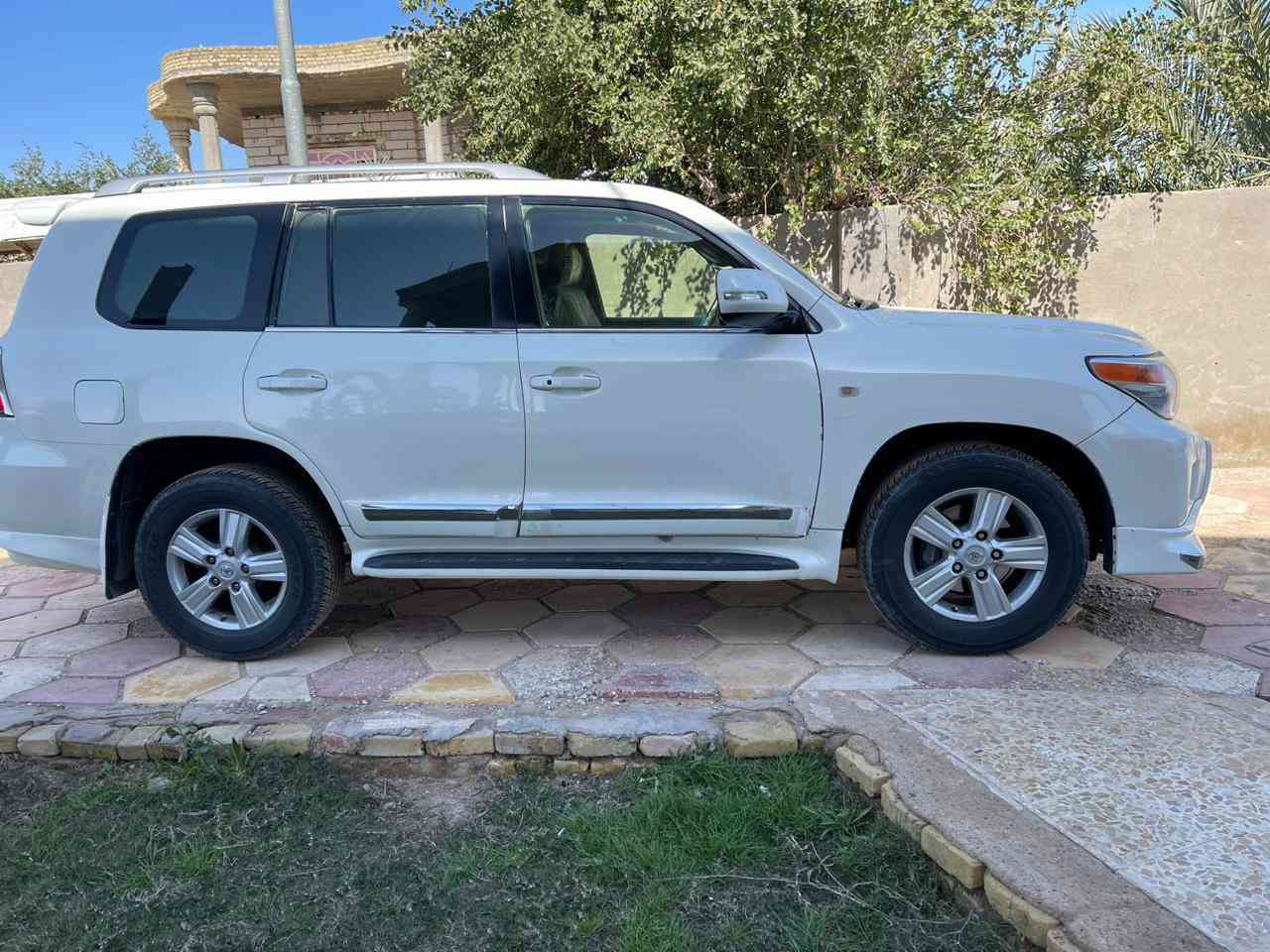 سلام عليكم الاندكروز 2011محدث 14
سياره  كير ومكينه خير من الله سياره ستينينه 
الاستفسار اتصل***********
245ورقه وبيها مجال
