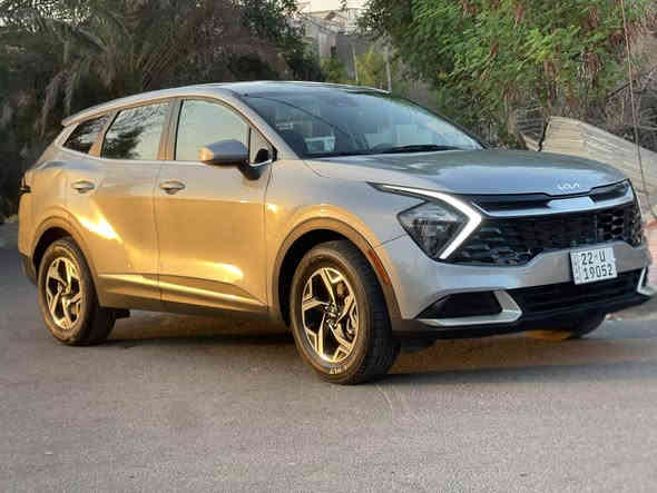 #السلام_عليكم 
#للبيع 🚘👇 

_________________________ 
- كيا سبورتج KIA SPORTAGE 2023
- وارد امريكي
- رقم اربيل وكاله او تحويل 
- مكينه  2500 GDI
- ماشيه 9 الف
- السعر 179  
المواصفات :- 
* شاشه  حجم الكبير + كامرا 
* سايد بريك بصمه 
* تحديد مسار + قياده ذاتيه 
* رادار امامي + خلفي  
* قطعتين تبريد 
* 3 وضعيات قياده 
* اوتو هولد 
* تحكم  ستيرن 
* مانع انحدار 
* شاشه اعطال
* اوتو ستوب 

_________________________      
- حادث السياره قبق جنطه  + بنيد 
- بارد جاملغ خلفي 
- رقم الشاصي 
- KNDPU3AF4P7048917
- مكان السياره بغداد   
- للاستفسار 
- *********** بغداد
