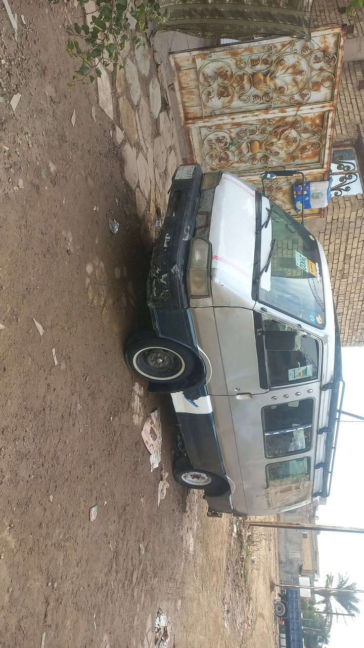 السلام عليكم
كيه بسته موديل ٩٣ السيارة جاهزه خير من الله كير محرك 
مكفول رقم بغداد مشروع وطني ... السعر ٣٣
مكلف  بالنشر رقم راعي السيارة ***********
