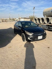 أكسنت • ٢٠١١ • قير عادي