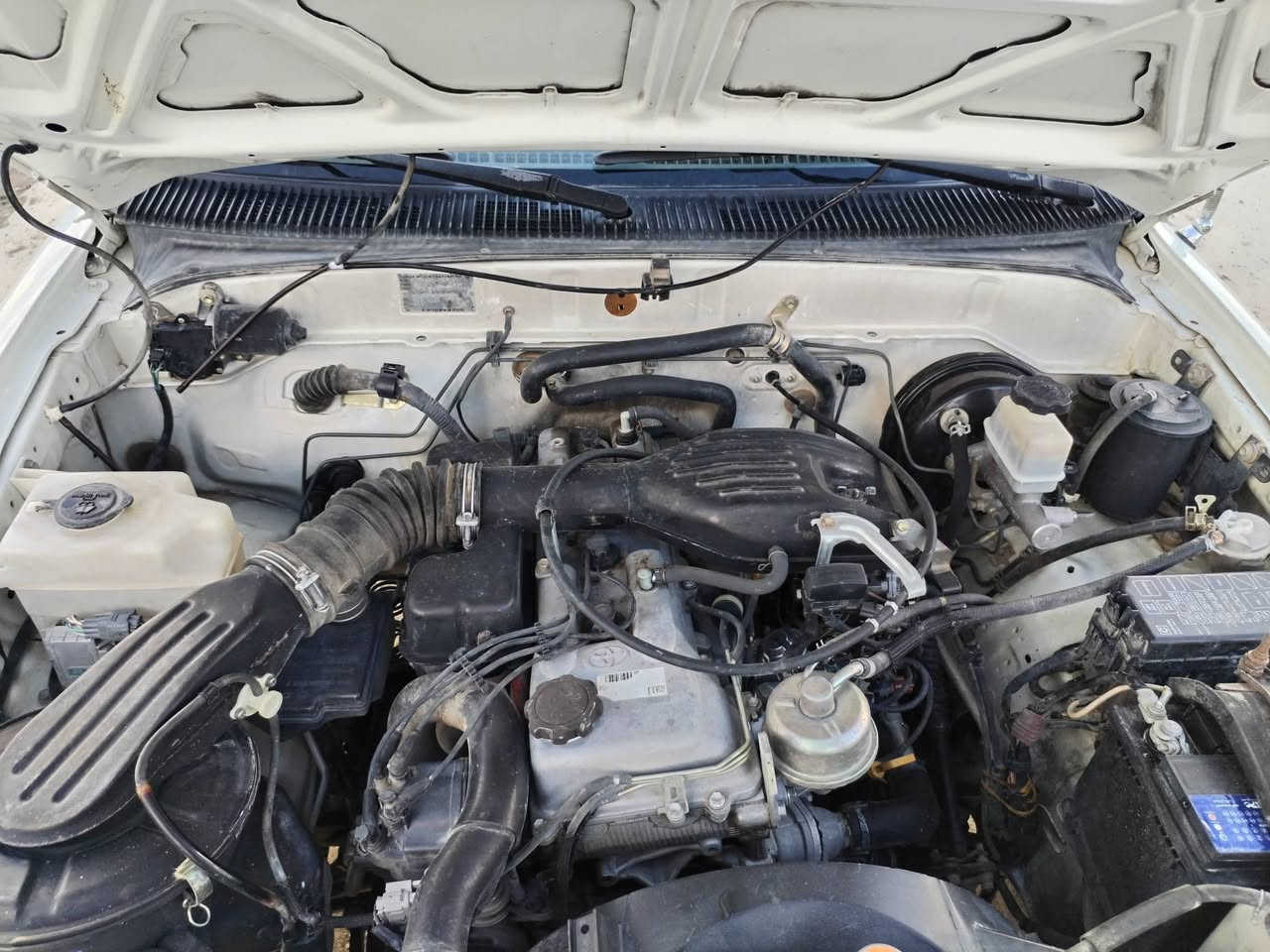 2001 نضافه فول طخم تاير رقم انكليزي سياره جاهزه فول للتواصل ***********
