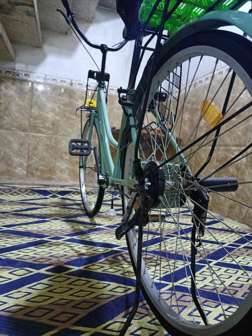 السلام عليكم بايسكل للبيع حجم 26 نضيف أكثر من الصور تجي واشوف السعر 145 وبي مجال بسيط شرط كلشي ما امبدل بي ولا مفتوح بي شي كفاله عامه يعني مكاني كربلاء مقابيل مستشفى الكفيل ***********
