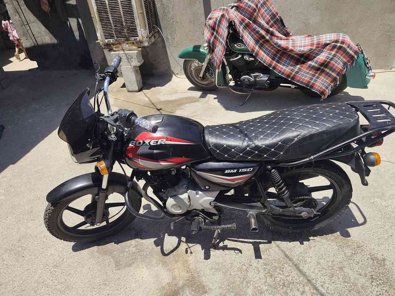للبيع بوكسر  نكره سلف كامله تايرات جدد كهربائيات لايت زنون كفاله سرقه وعشائر وقانون سعر 550موديل 21 سكن بغداد الثعالبه ***********تصال
