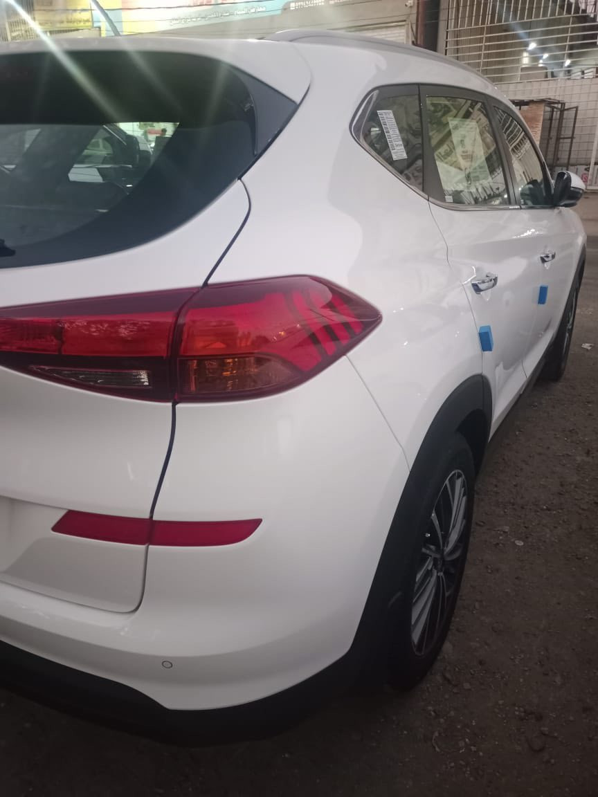 السلام عليكم للبيع توكسان 2020 بيةة بحافه البنيد ٣ رصعات صغار والباقي كفالةة عامة ماشيةة 92 الاف 
السعر 210 وبيةة مجال بسيط
 ***********
