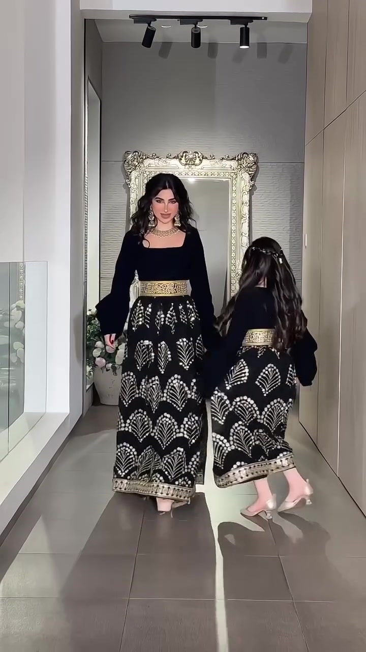 ✨👗 تألقي بإطلالة العيد 👗✨
وصلت أحدث تشكيلات الملابس النسائية الخاصة بالعيد 🌸
فساتين • أطقم • عبايات • إطلالات راقية تناسب ذوقك ✨
دللي نفسك بأناقة تخطف الأنظار 🤍
خامات فخمة • موديلات عصرية • أسعار مناسبة 🎀
للحجز والاستفسار مراسله الصفحه


**إذا كنت صاحب هذا الإعلان وتريد حذفه لأي سبب، رجاءا أرسل رسالة إلى الدعم الفني**
