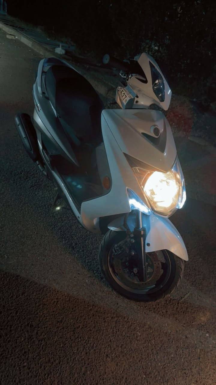 البيع سكنس لد ياباني ماشي ٣٠الف دراجه جديده معنه الكلمه الاستفسار ***********
