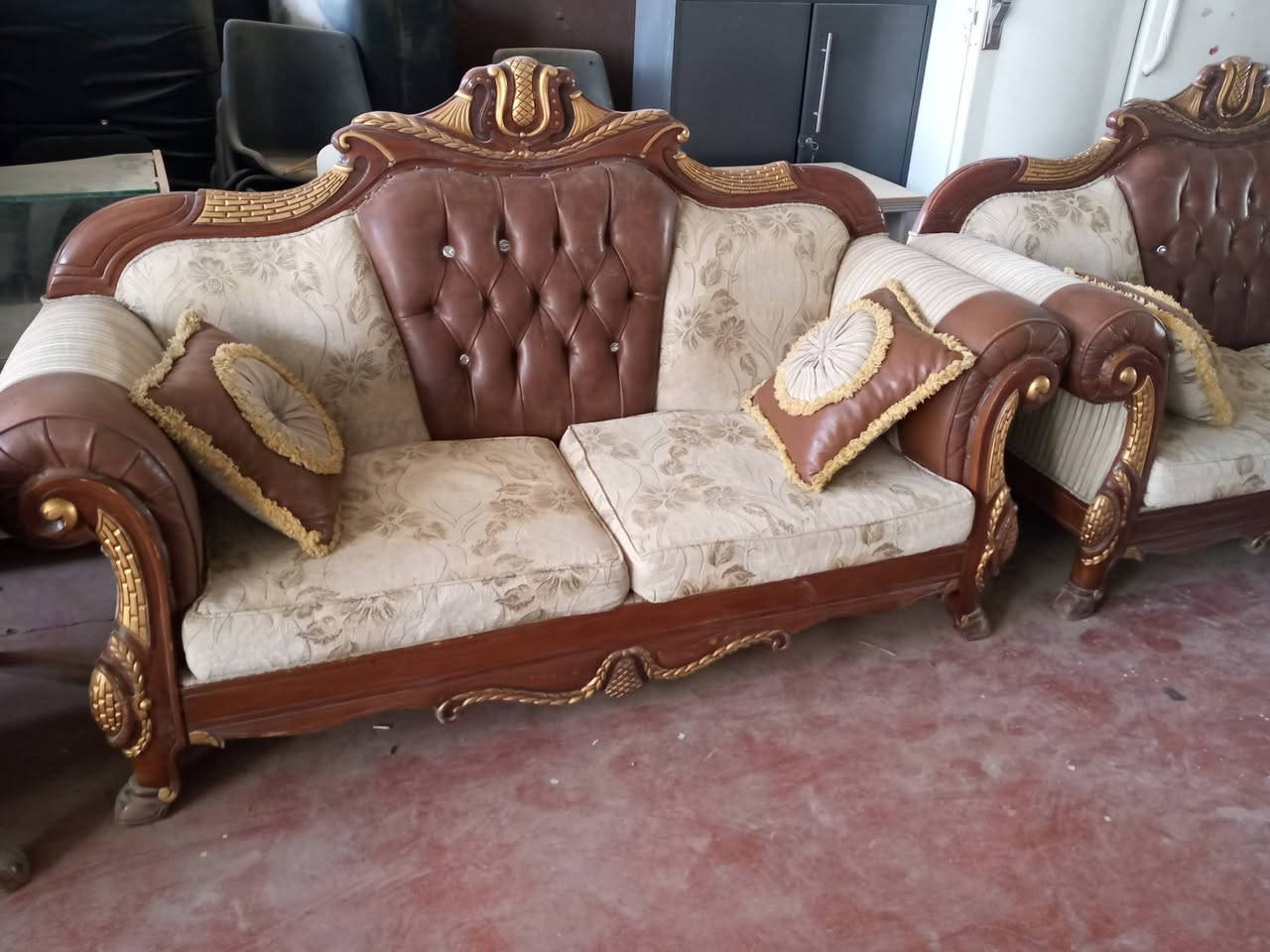 سلام عليكم تخم تركي كامل 10 نفرات نضيف كلش لبيع الاستفسار ***********
