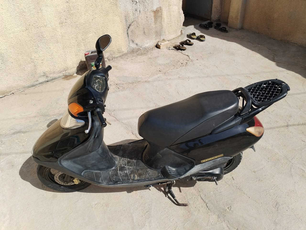 السلام عليكم سبيسي ياباني للبيع كفرات بلاد كهربايات شغاله مجفته مره وحده مكينته ناعمه  السعر 500 وبيه مجال الاستفسار عله رقم *********** مكان كوت الاحرار
