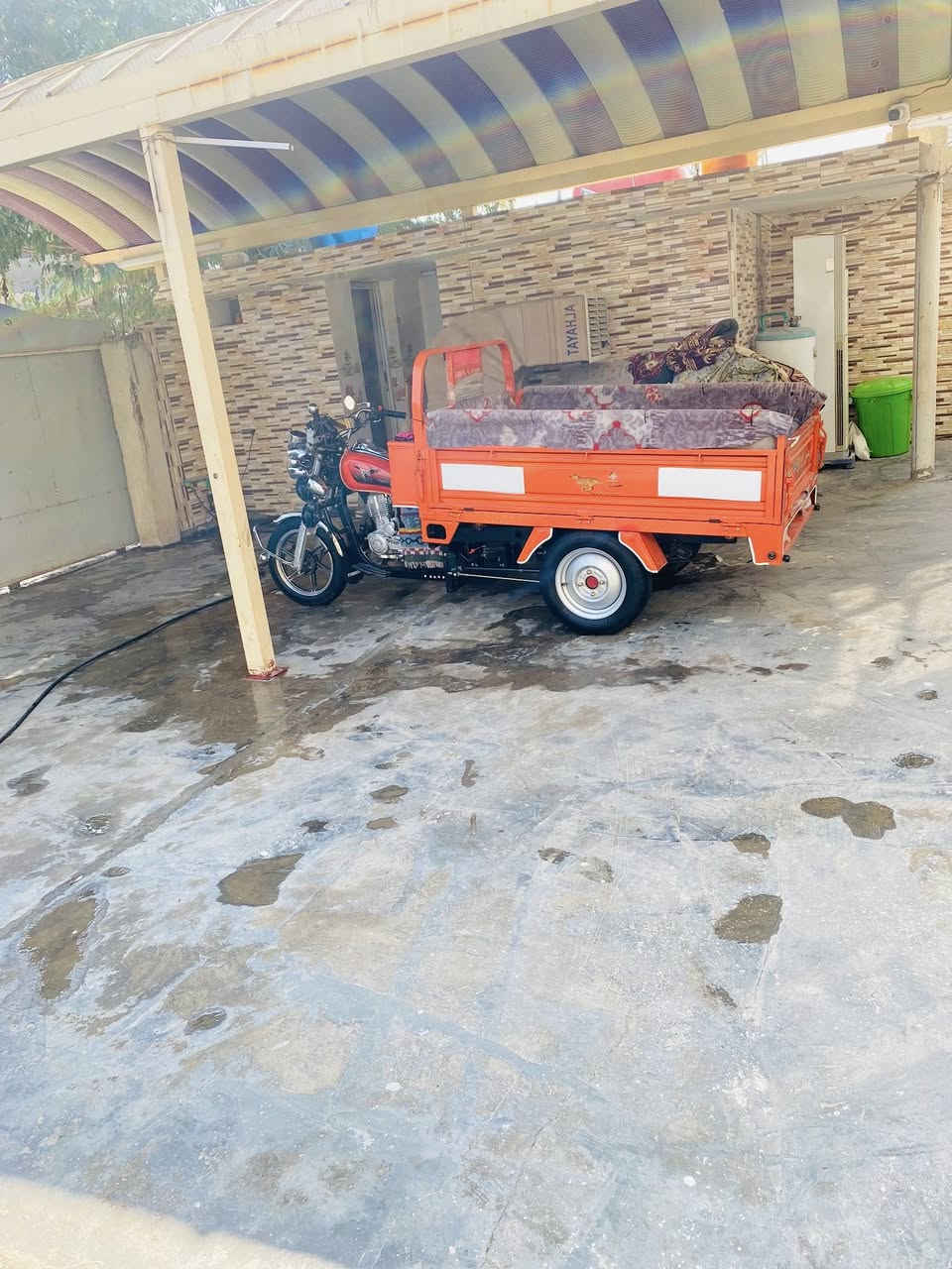 سلام عليكم شباب ستوتة للبيع نضيفة ماماشية اوارق اصولي موديل 23. ***********
